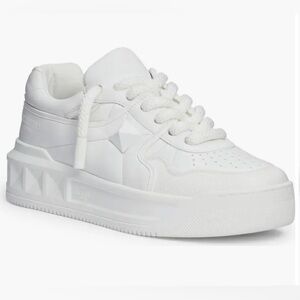 VALENTINO GARAVANI XL One Stud Low Top Sneaker